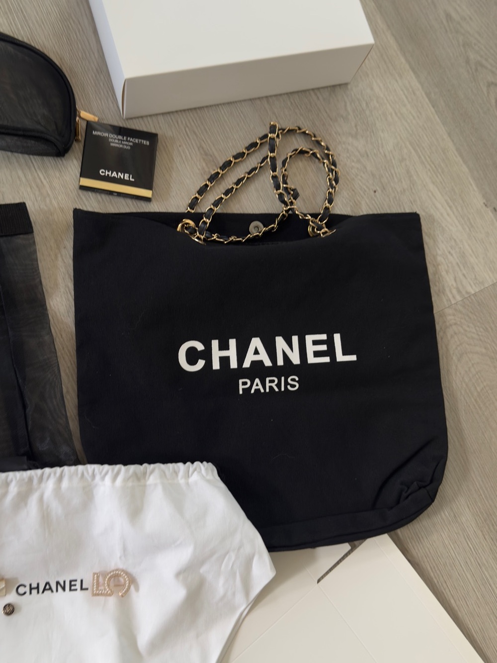 CHANEL Black Logo Tote and Accessory Set with Gold Chain Details - Picture 15 of 16
